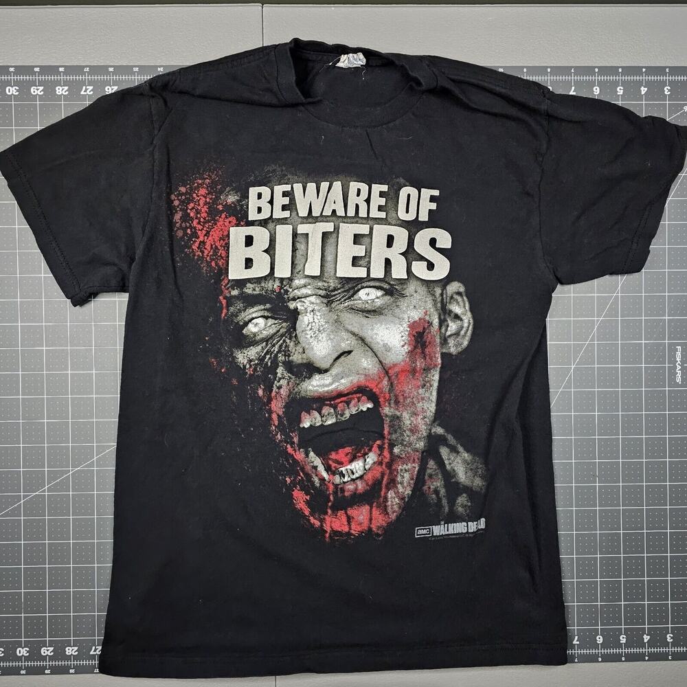 Walking Dead Tshirt Mens Small Biter Horror TV Promo AMC Streetwear Y2K Goth